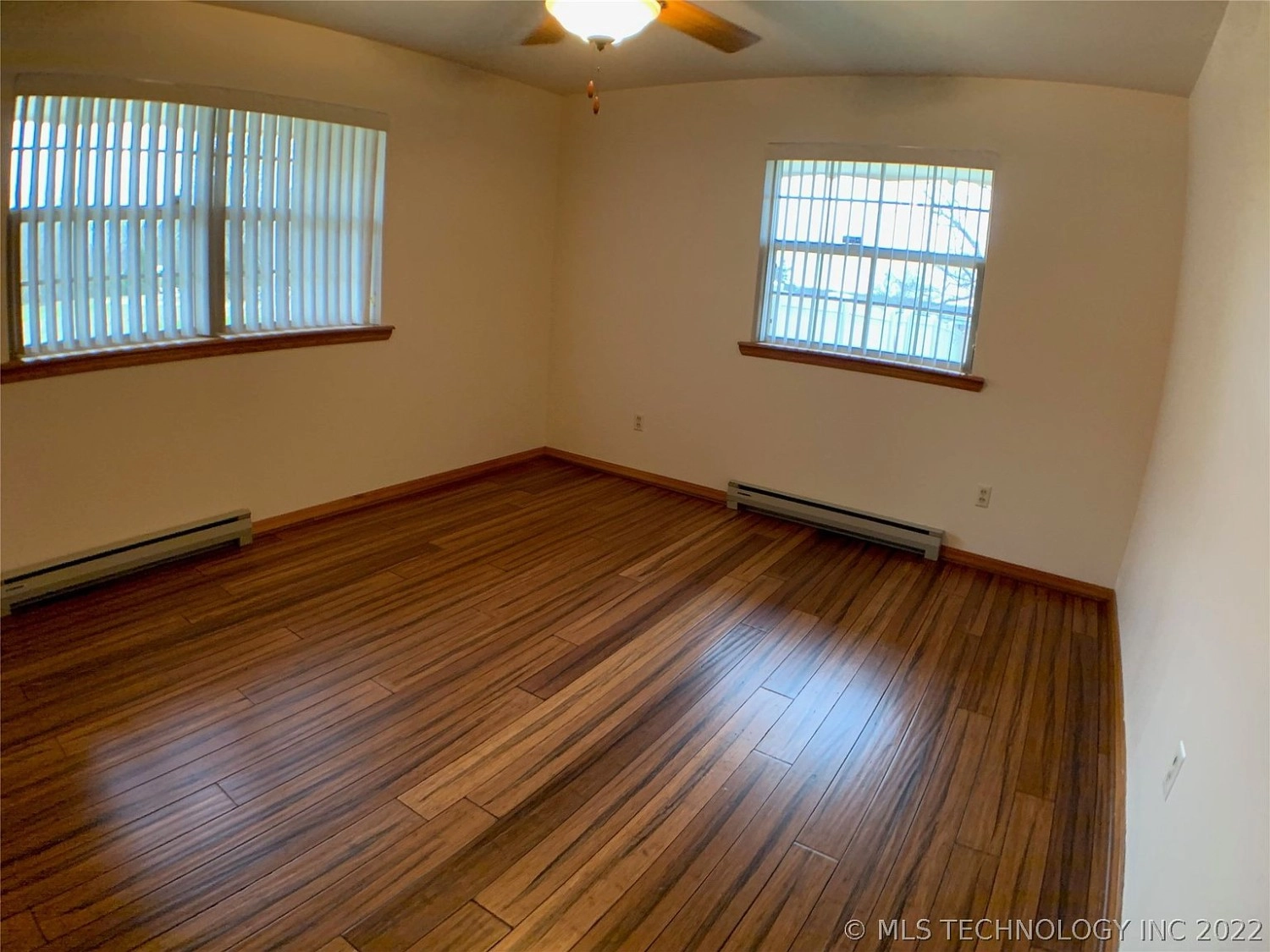 511 W 8th Street Atoka OK - Spacious room