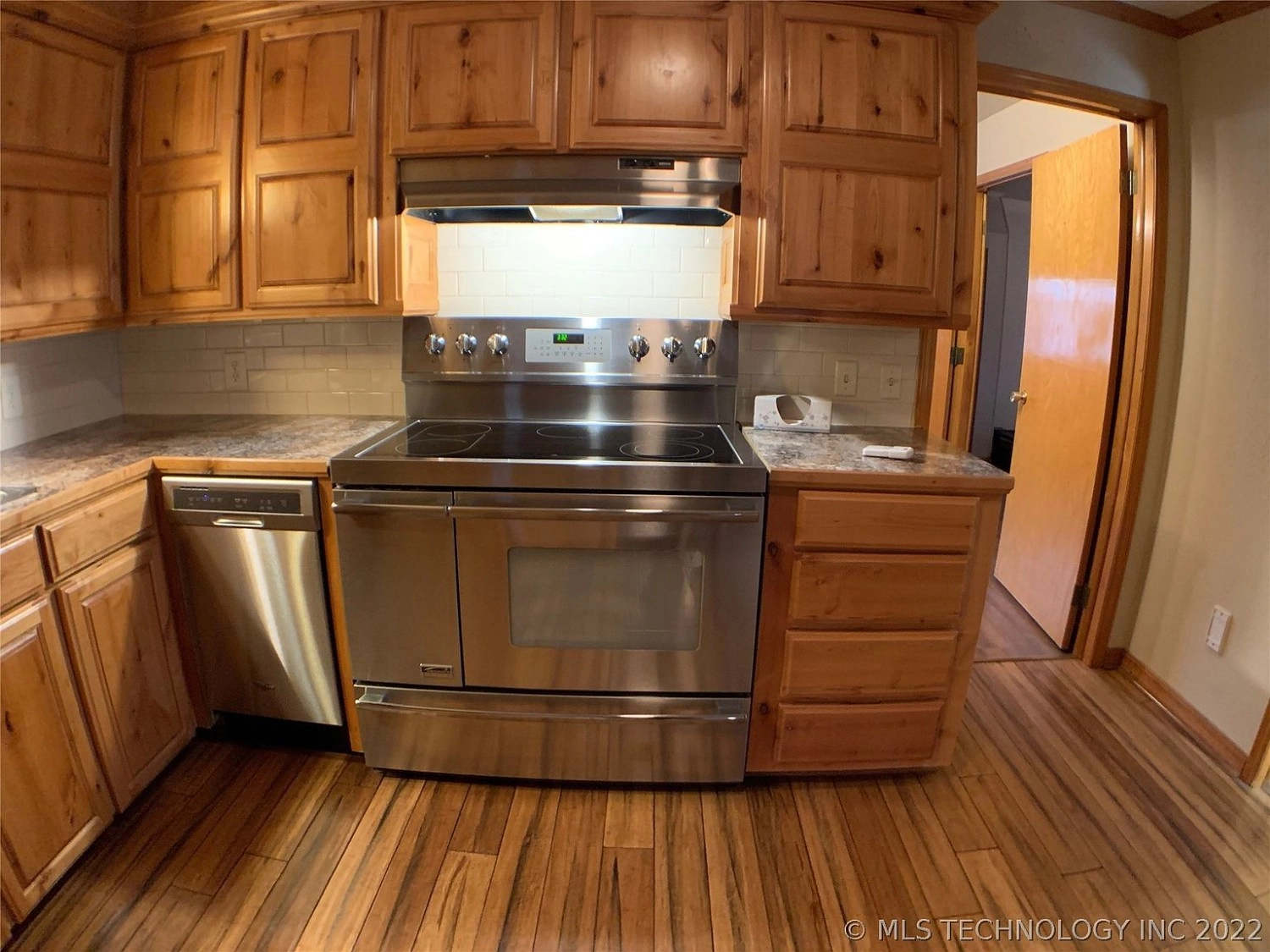 511 W 8th Street Atoka OK - Kitchen appliances