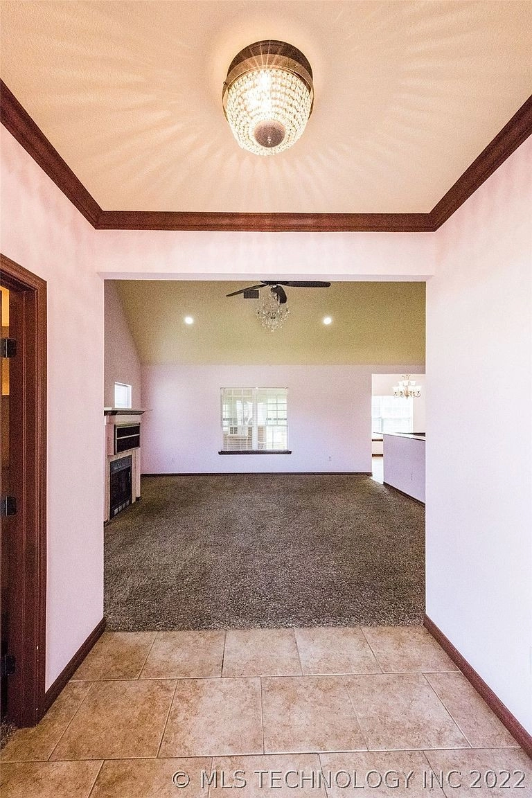 3509 Heritage Drive Durant OK - Living room