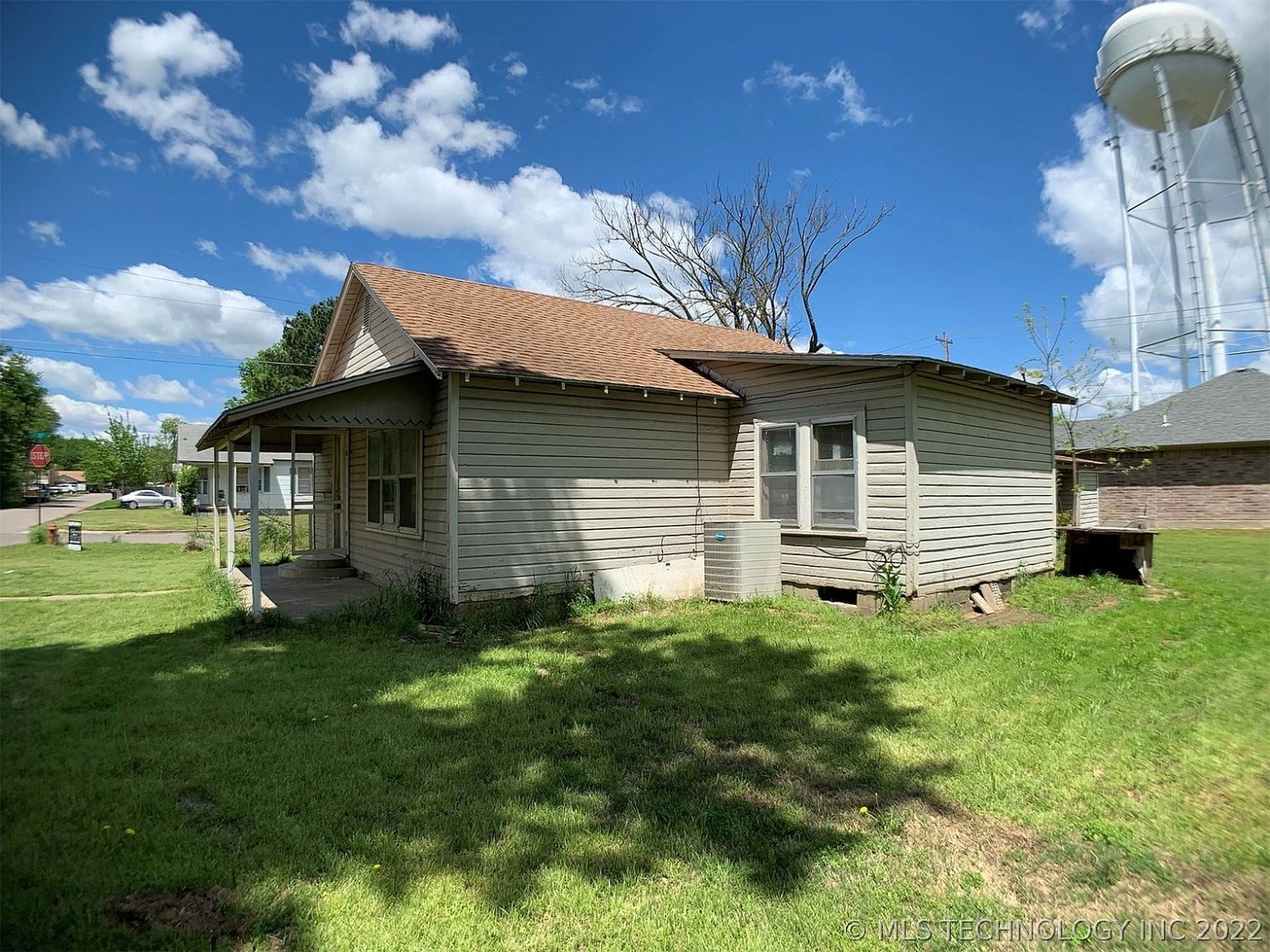 1224 W Texas Street Durant OK - Side view