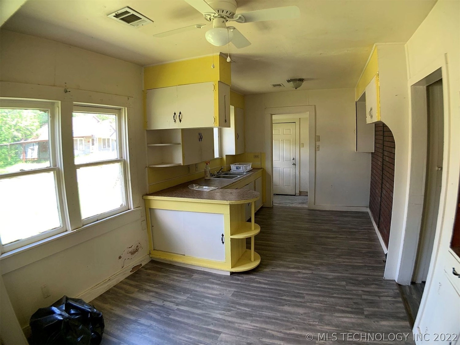 1224 W Texas Street Durant OK - Kitchen and dining
