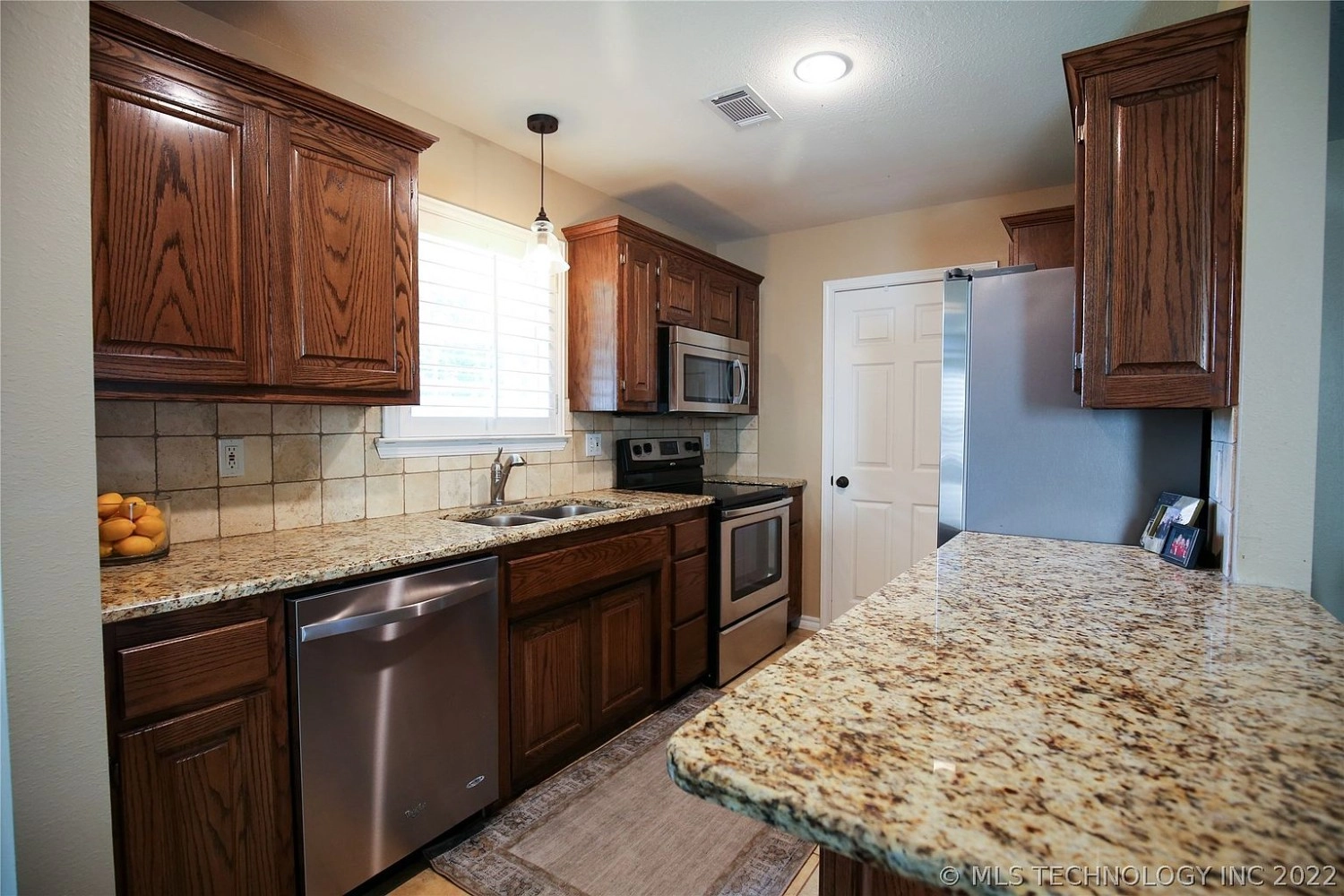 210 Northridge Drive Durant OK - Kitchen island