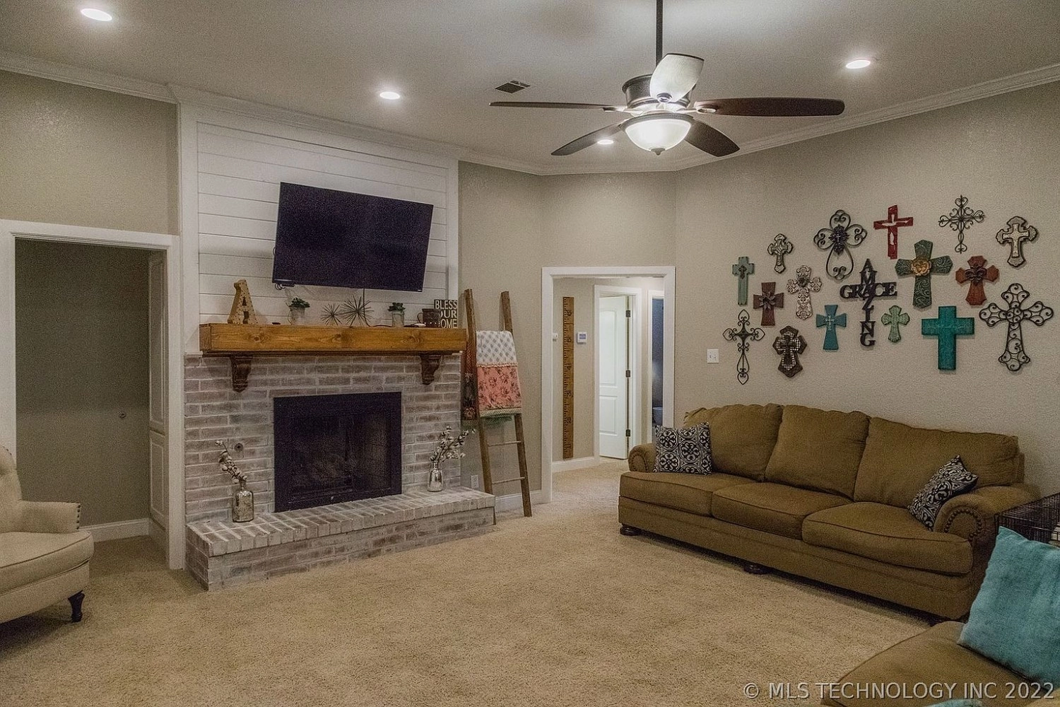 3032 Quail Ridge Circle Durant OK - Fireplace