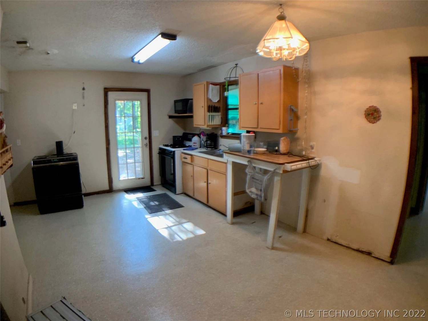 2720 Willafa Woods Road Cartwright OK - Kitchen