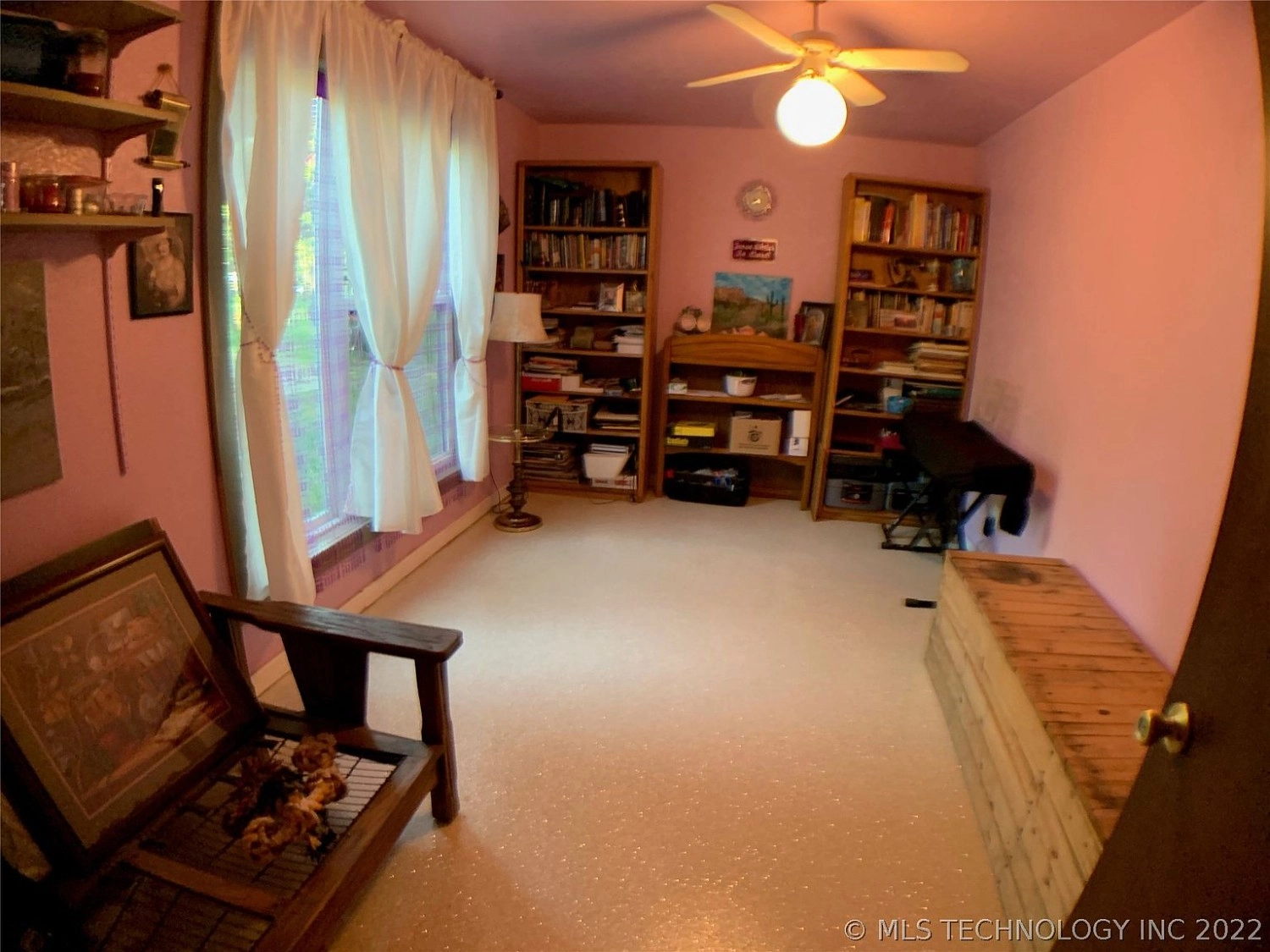 2720 Willafa Woods Road Cartwright OK - Den