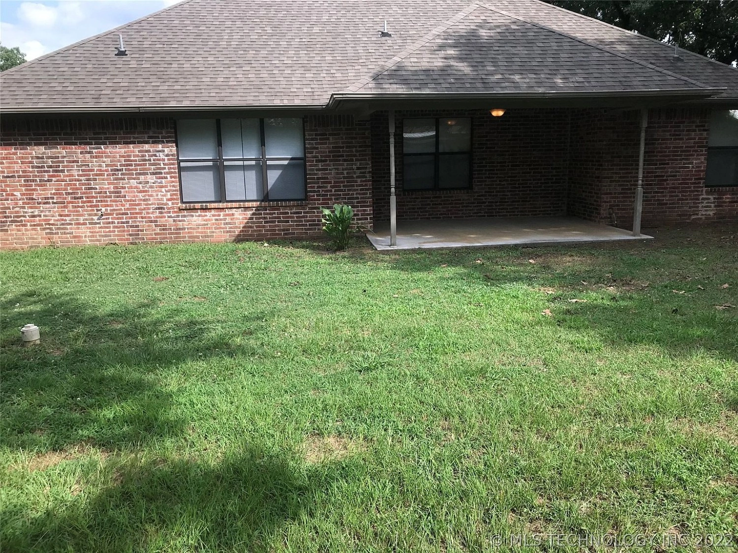 5421 Roadrunner Drive Durant OK - Front yard