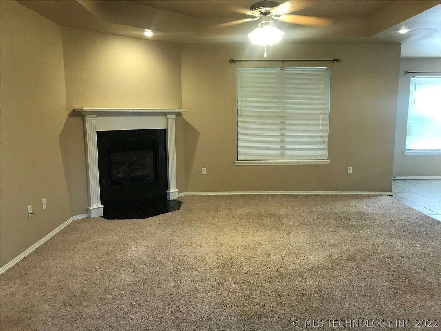 5421 Roadrunner Drive Durant OK - Living room