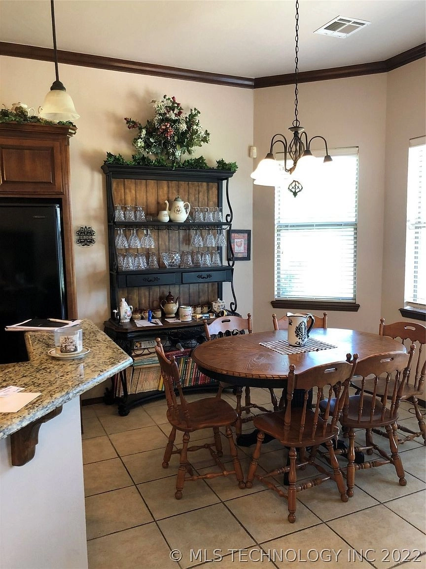 5714 Remington South Circle Durant OK - Dining area