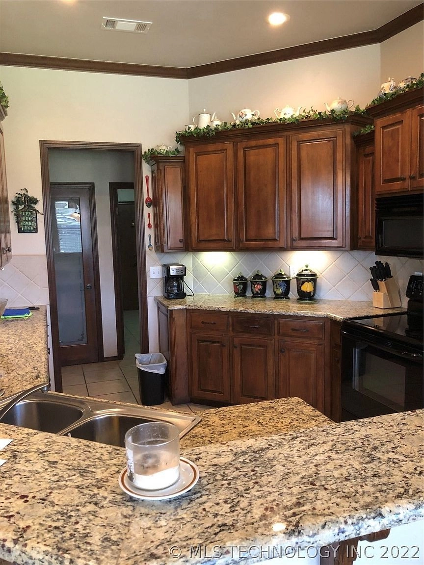 5714 Remington South Circle Durant OK - Kitchen