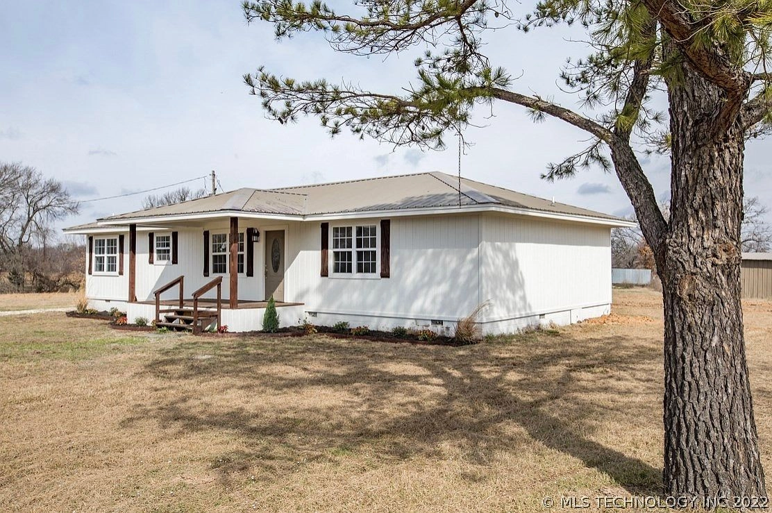 6165 W Hardesty Road Caney OK - Front exterior
