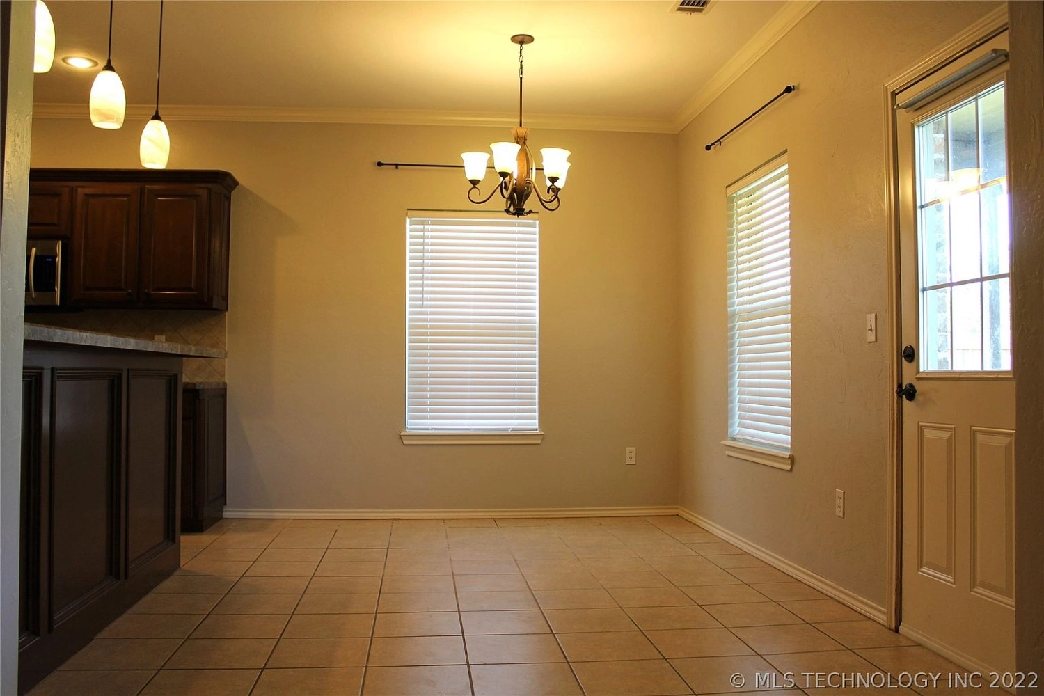 2508 Stage Coach Avenue Durant OK - Dining area