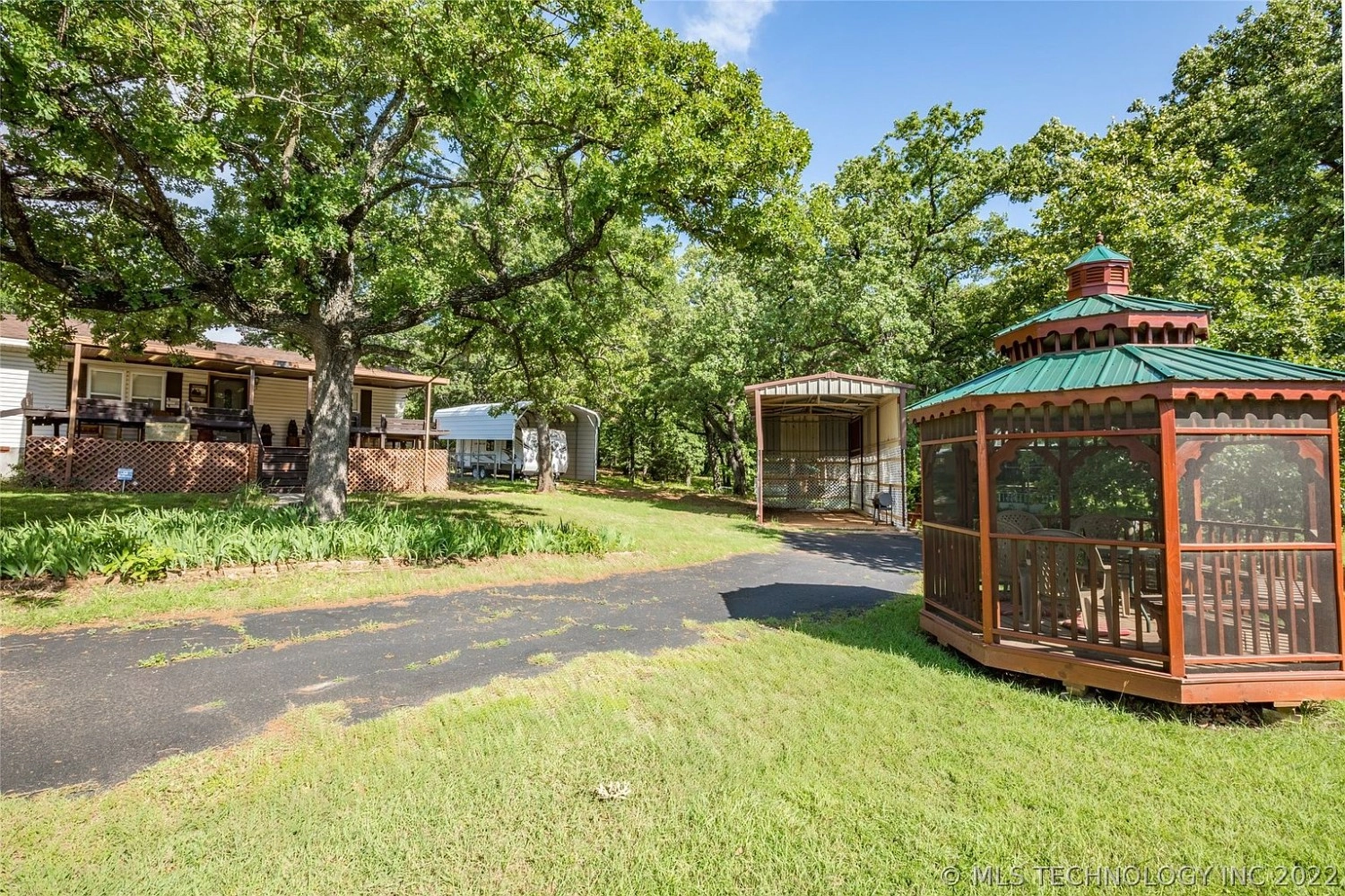 7575 Washita Point Road Kingston OK - Gazebo