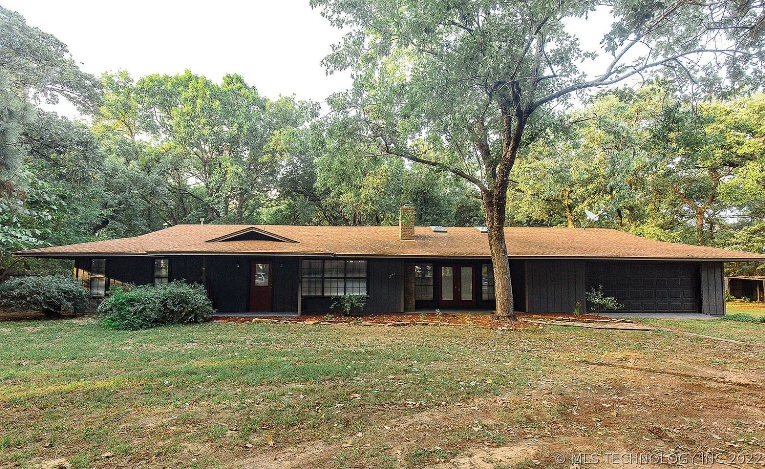221 Tolley Lane Cartwright OK - Front exterior
