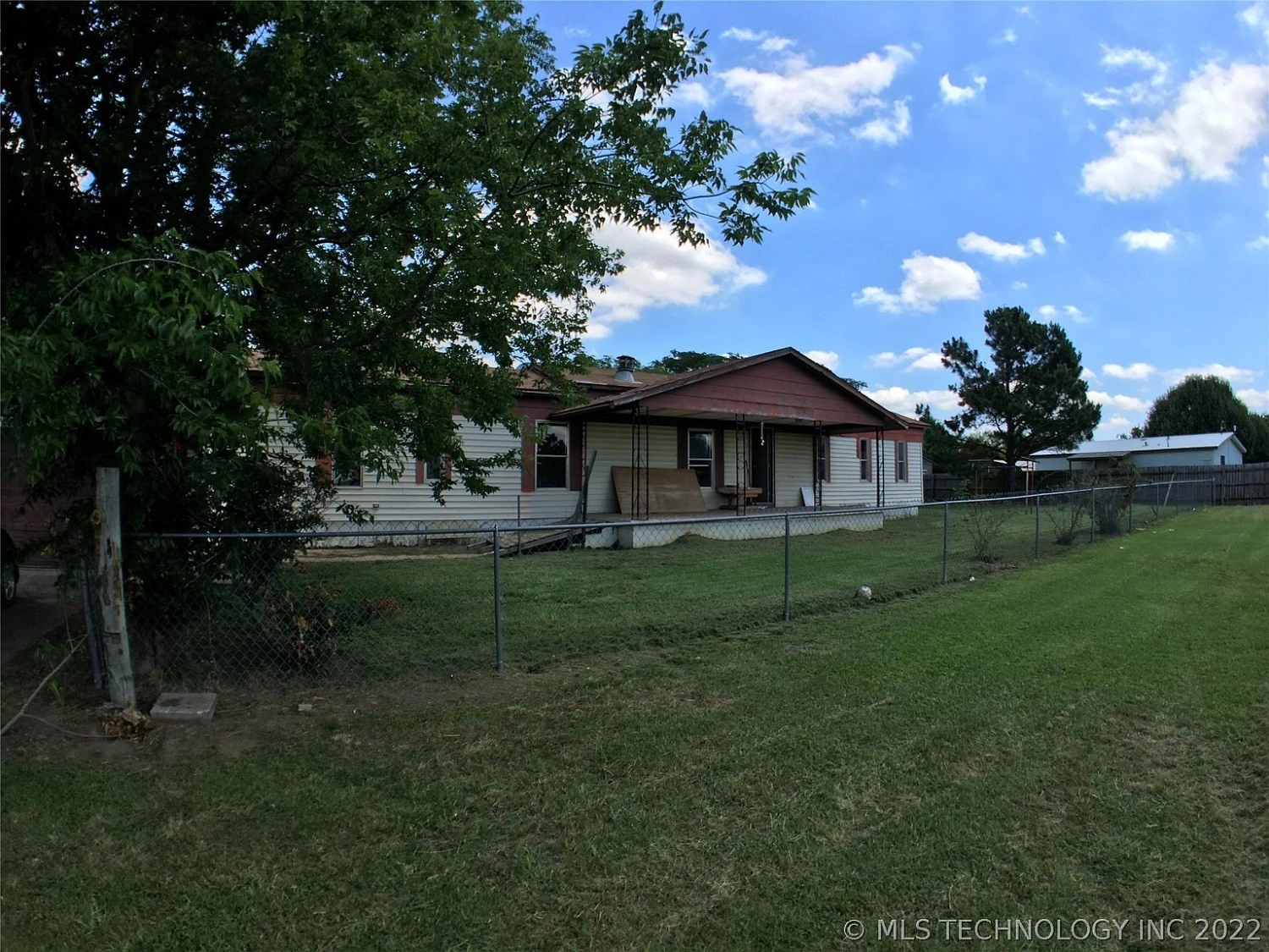5885 W US Hwy 70 Street Mead OK - Front yard