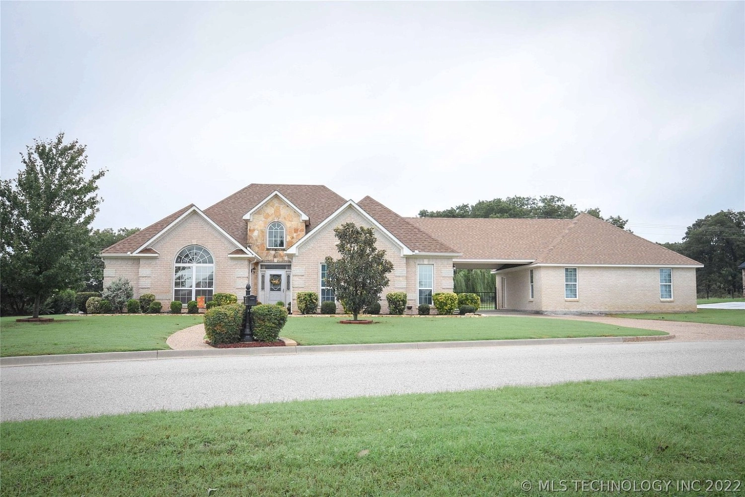 7 Wilderness Road N, Calera OK - 3 bed 3 bath home sold by Brian & Jonelle Allen