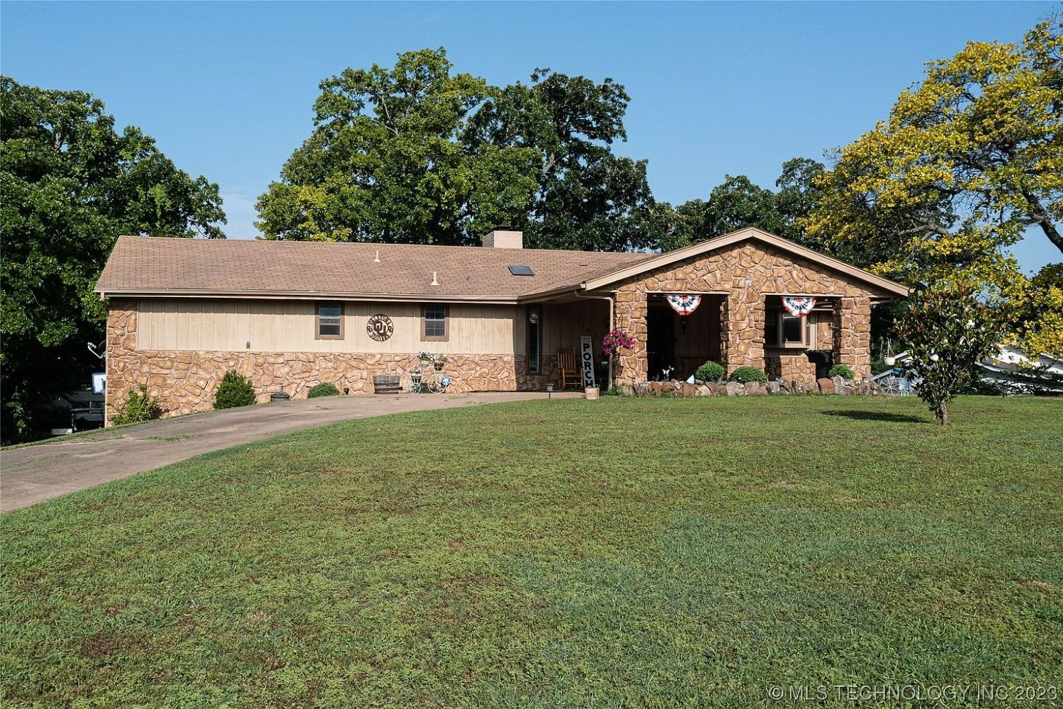 1103 Timberline Drive Durant OK - Side of home