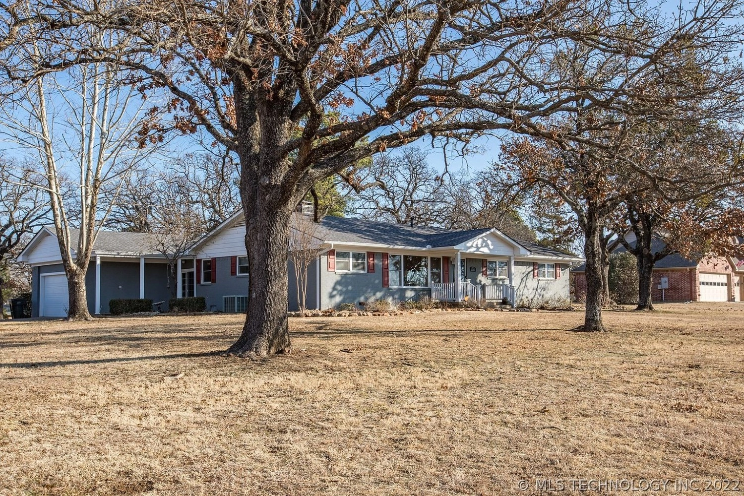 2828 Chuckwa Drive Durant OK - Front yard
