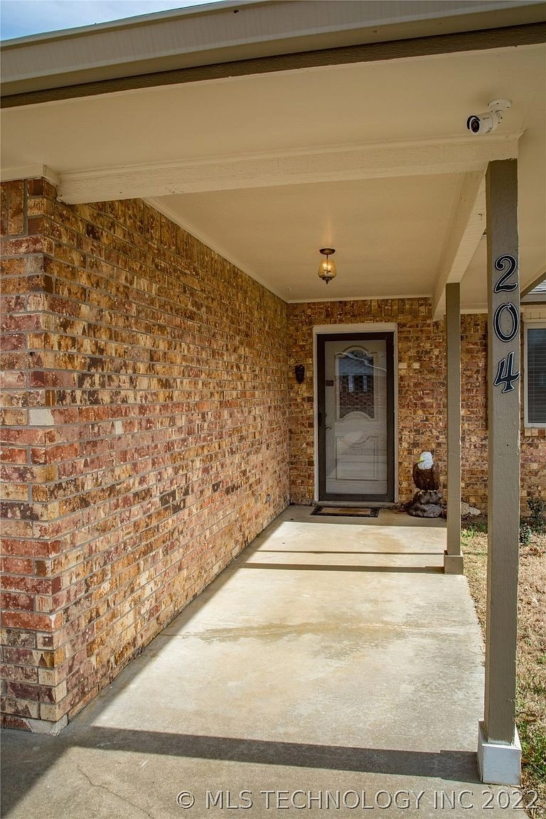 204 Sandpiper Circle Durant OK - Front door