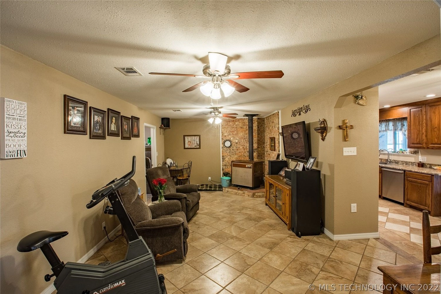 204 Sandpiper Circle Durant OK - Family room