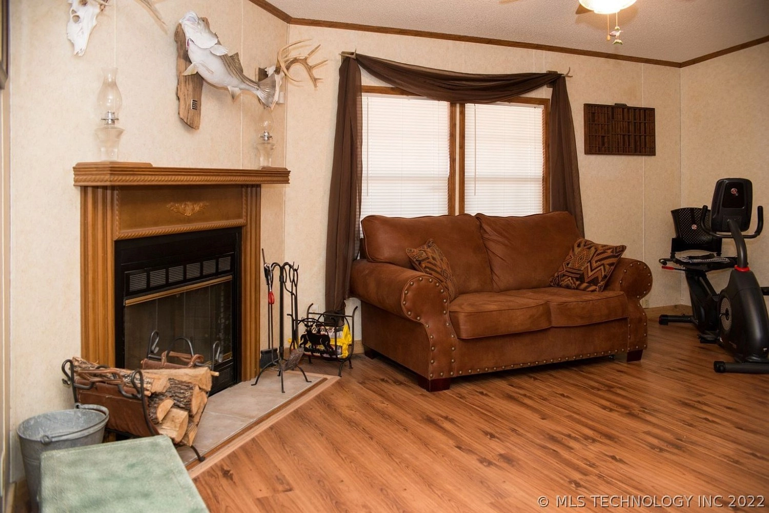 12880 W Lasiter Road Kingston OK - Living area