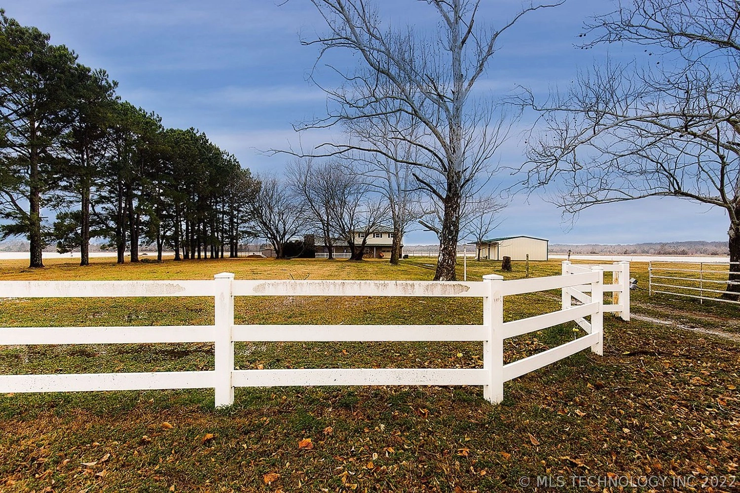 195 Byrd Store Road Hendrix OK - Fence line