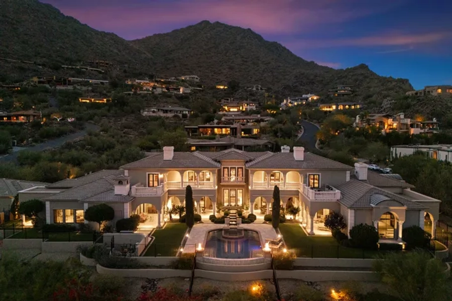 Luxury Living in Phoenix: The Best Communities to Explore