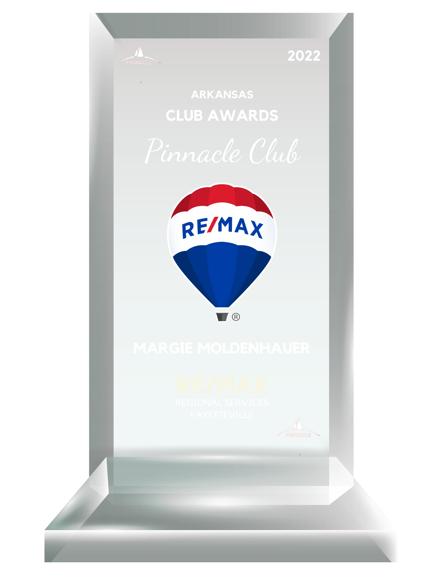 2022 RE/MAX Arkansas Pinnacle Club award presented to Margie Moldenhauer