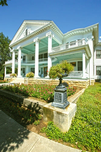 Seelye Mansion Photo of Seelye Mansion outside