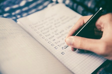 The Complete Home Seller's Checklist (Interior Preparation)