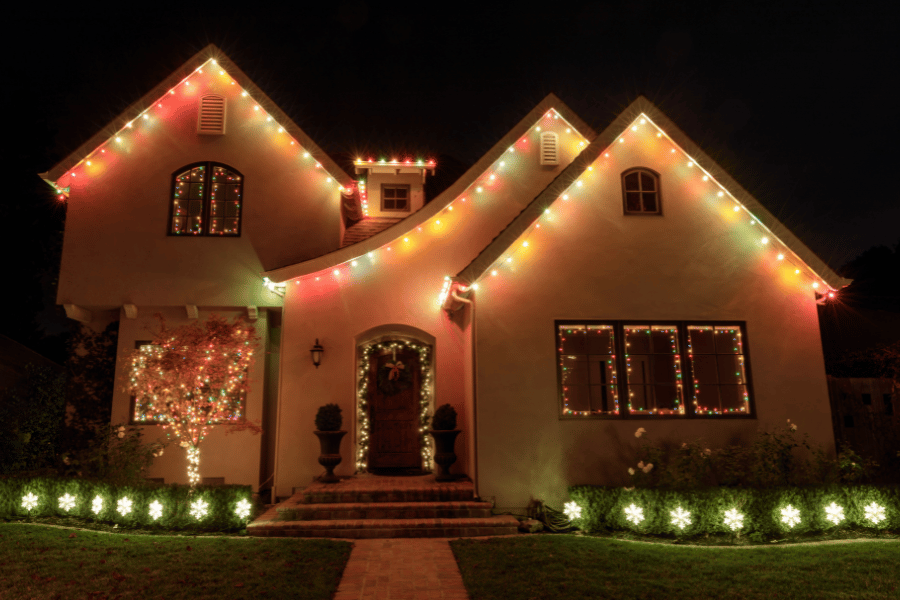 Holiday decorations violate HOA