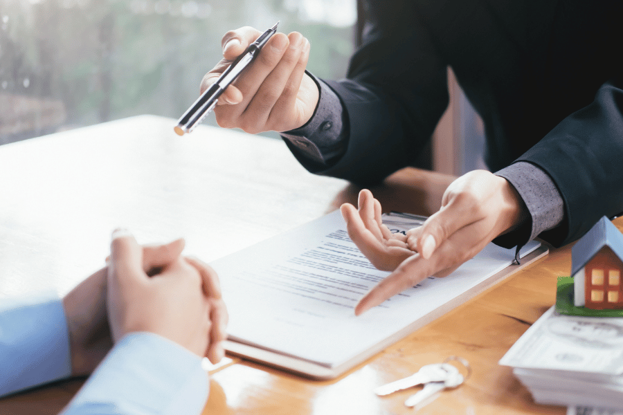 Listing agent helping client understand selling process