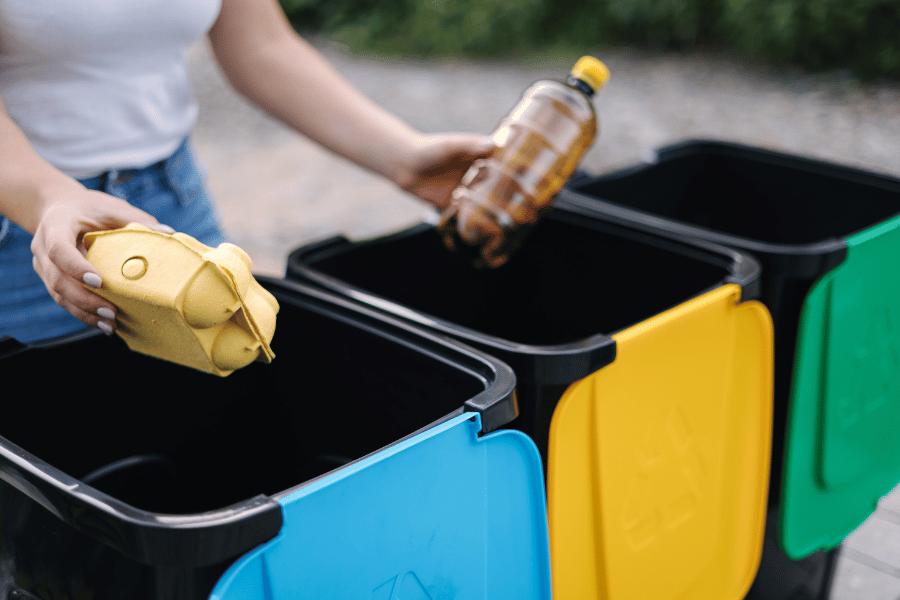 Trash on the street as a HOA violation